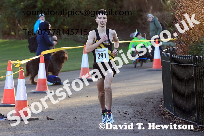 The 2024 Saltwell 10k Road Race, Gateshead. Photo: David T. Hewitson/Sports for All Pics